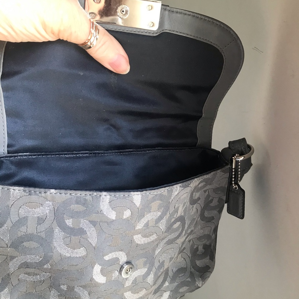 Coach Handbag - Picture 3 of 8